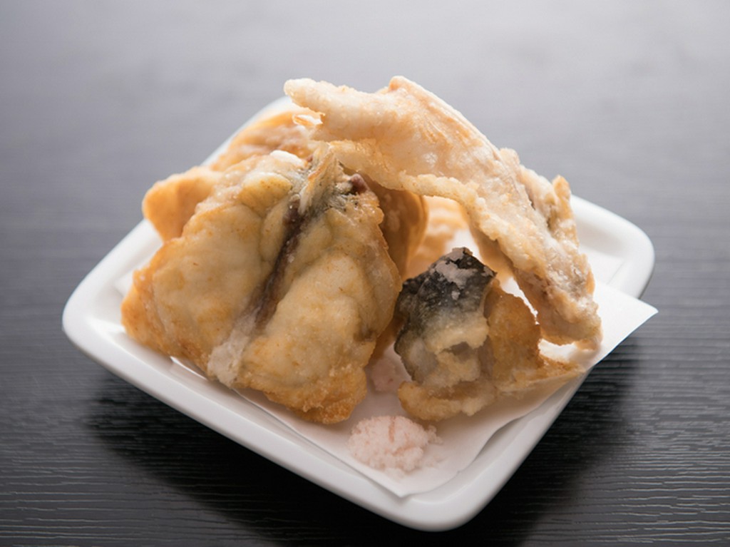 シンプルにトラフグの美味しさを引き出す『唐揚げ』