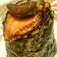 食感がサクッと柔か握りによく合う下関のとこぶし