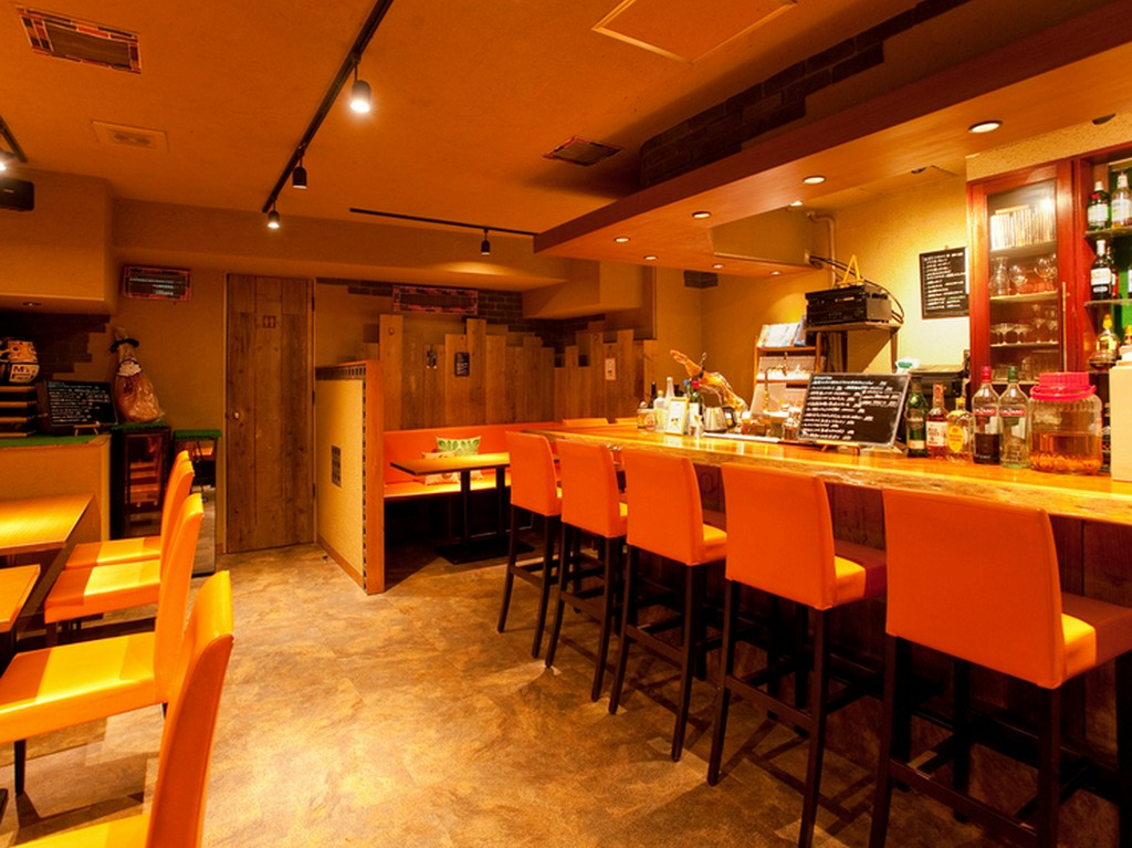 15名から貸切OK！明るい雰囲気の店内はお祝い事に最適