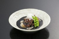 1週間に5頭しか出荷しない、静岡の希少なブランド肉を使用した『TEA豚の黒酢酢豚』