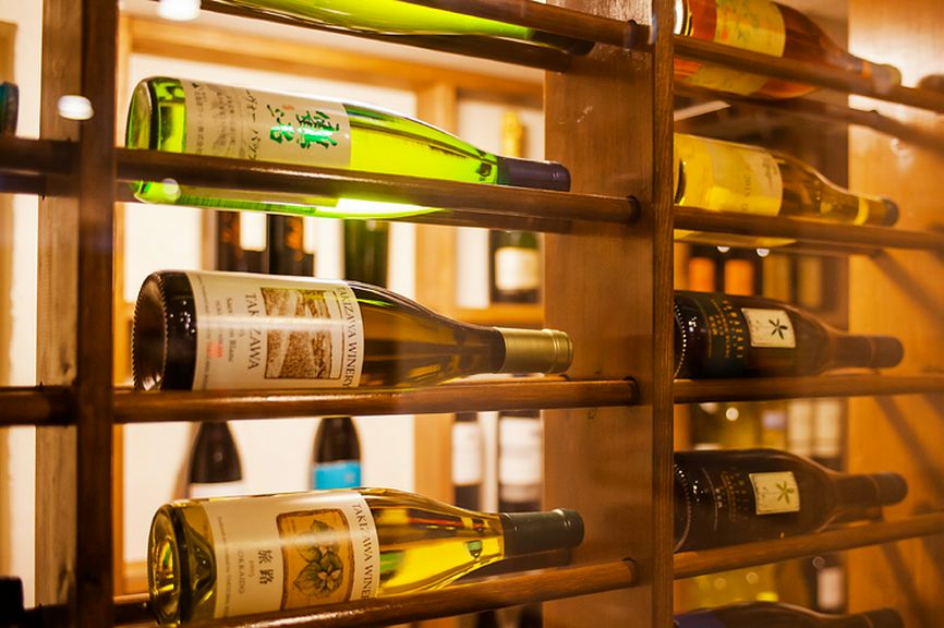 人気上昇中の『空知ワイン』など気軽にワインの飲み比べを