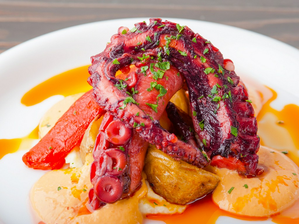 現地で実際食べて一目ぼれした『スペイン風タコのやわらか煮』