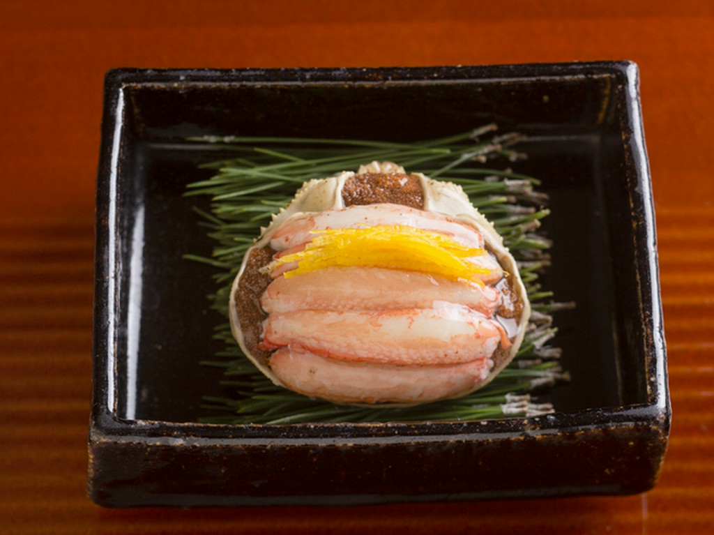 餡を張ることで、上質な香りと滑らかな口当たりが長続きする『香箱』