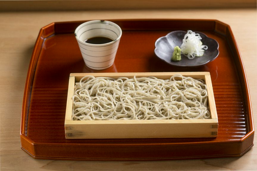 〆に登場する香り高い『十割手打ち蕎麦』が、爽やかな余韻を残す