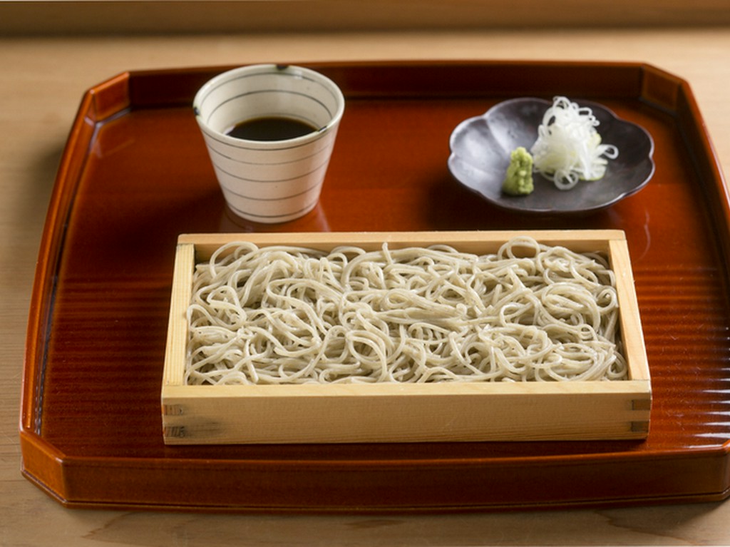 〆に登場する香り高い『十割手打ち蕎麦』が、爽やかな余韻を残す