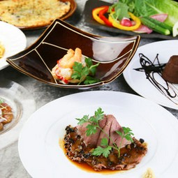 当店限定！
メインは大人気の総料理長自慢の特製ローストビーフ
KICHIRIを満喫するならこのコースです！