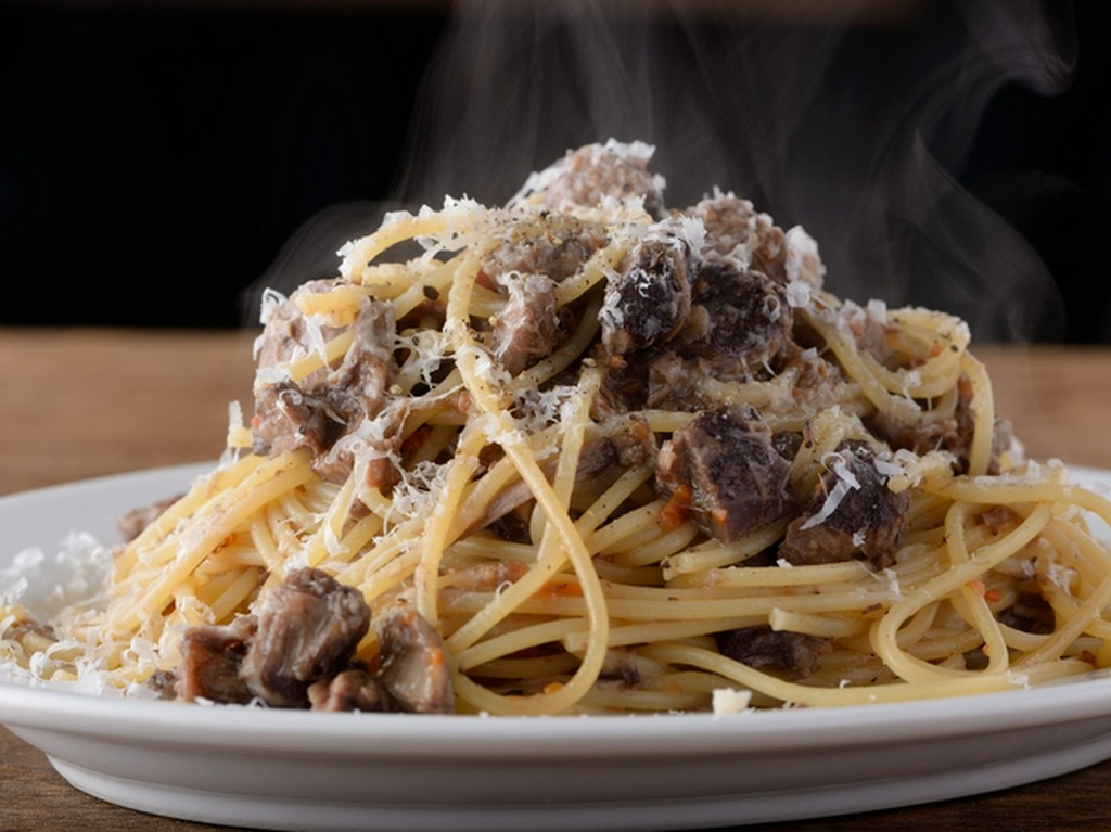 素材も味わいも全く異なる旬の『本日のパスタ』。