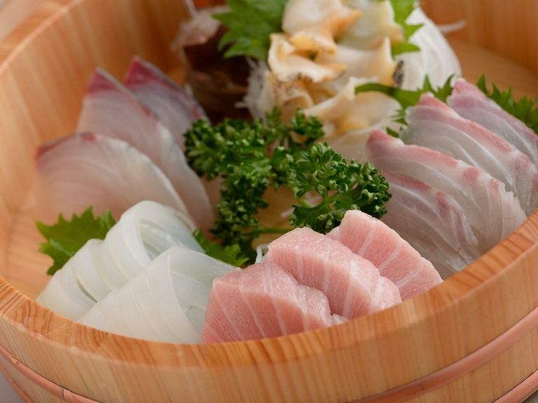 新鮮な魚を厳選、納得の味わいを堪能できる『刺し盛り』