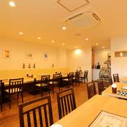 4名さまからご利用可能なパーティコースは、料理人自慢の料理を存分に楽しめる充実の内容。別料金で2時間のフリードリンクも付けることができ、お祝い、歓送迎会、新年会などに最適です。