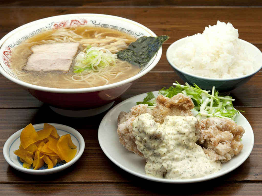 コスパ抜群！　ボリューム感たっぷりな『とり唐タルタル定食』