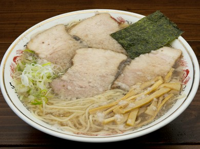 昔ながらの懐かしい味わい。看板の『醤油チャーシューそば』　