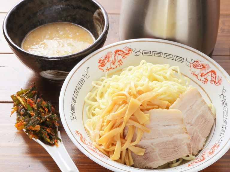 ホロリとほどける旨さ。3日かけてつくる厚切りのチャーシュー