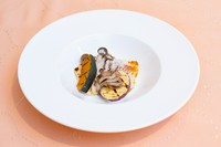 ◇12月のメニュー◇
鶏胸肉ときのこのテリーヌ・本日のお魚のグリル柚子風味のかぶのソース・塩漬け豚肉のグリルレンズ豆のソース☆今月のデザート☆洋梨の赤ワイン煮とシナモンアイス