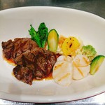 ☆ワンプレート☆
一口カットした牛フィレ肉のグリル・お魚のグリル・季節のお野菜のグリル・デザート・パン・ドリンク付きです。
※350円でお子様スープ追加出来ます。
✳ご予算・ご要望承ります。

