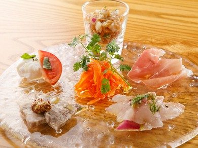 厳選食材でつくる料理で大切な一日のおもてなしを