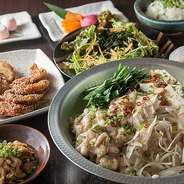 食材は九州産を中心に使用し、供される料理はもつ鍋や馬刺し、チキン南蛮など九州から発信された多彩なメニュー。合わせる地酒は九州産がおすすめ。関東に居ながらにして九州の郷土料理を愉しめます。