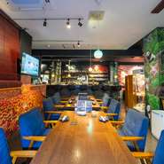 広々とした空間を利用して、歓送迎会や食事会はいかがでしょう。大皿に盛付けられたボリュームたっぷりの料理は、見た目にもインパクト抜群。身も心も満たされる、楽しさあふれるひとときをどうぞ。