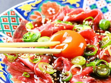 とろけるユッケ