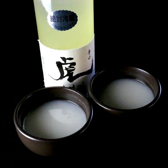 虎マッコリ　700ml　ボトル