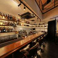 ひとりの時間を楽しむ術を知っている大人こそが、デキる大人の所以かもしれません。その日の気分で飲むお酒を変えてみる…。バーテンダーとの何気ない会話を楽しみませんか。