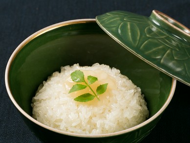 9中旬〜4月まで。季節の魚を味わう、人気のひと品『鰆飯蒸し』