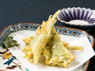 その時期毎の旬を大切に、地元産のおいしい食材を中心に仕入れ