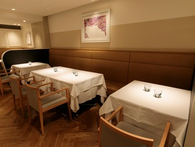 500本を用意するフランスワイン、料理とのペアリングの提案も