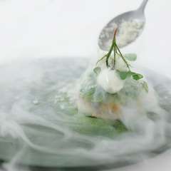 華やかな贈り物で、特別な日を彩り豊かにお祝いしてみては