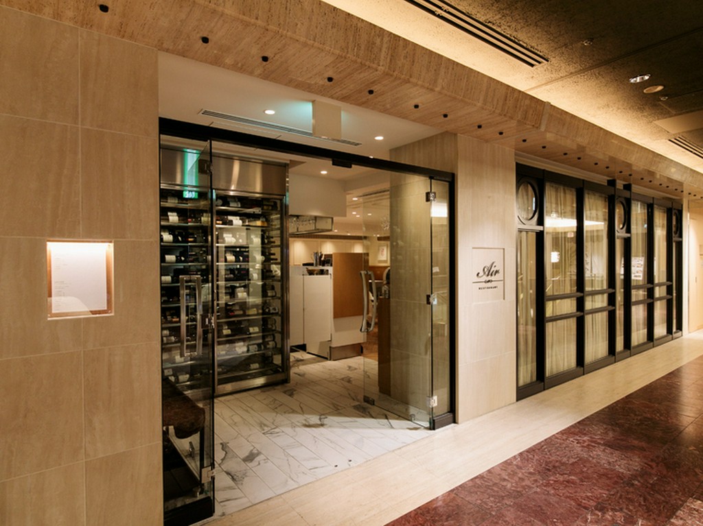 記念日のお客さまには、華やかなデザートプレートをご用意