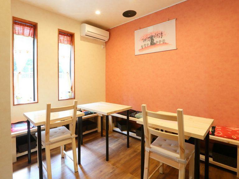 時の流れを忘れてしまいそう。居心地の良いオシャレな隠れ家