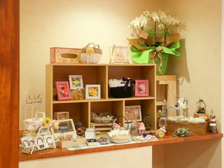 ワークショップのできるカフェ。手づくりの雑貨にチャレンジ