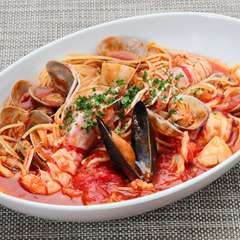 魚介の旨みが凝縮したトマトソースが絶品。一番人気の『ペスカトーレ・ロッソ』