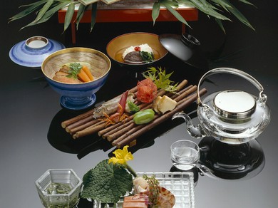 鮎をはじめとした夏を彩る旬の食材を使ったお料理