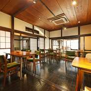 近隣に式場があることから、結婚式の2次会やパーティー利用などにもおすすめしたいお店です。70名さままでを収容できる広々とした空間で、おいしい料理とお酒をご堪能頂けます。