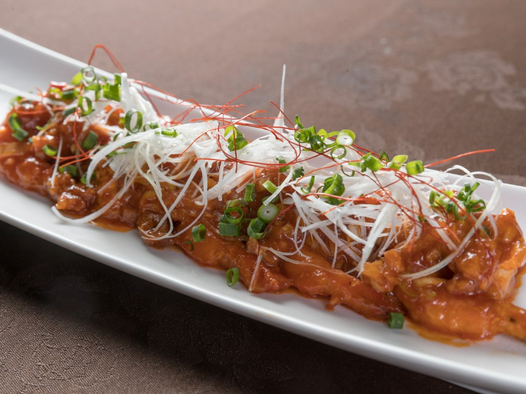 辛さの中に、海老の旨みがひと際引き立つ『本場　四川海老チリソース』