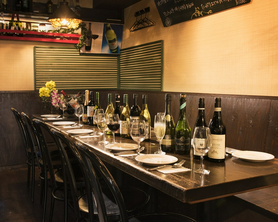 立食で最大50名、着席でも最大35名までの宴会が可能