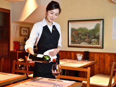 どんな料理とのマリアージュも楽しめるソムリエセレクトのワイン