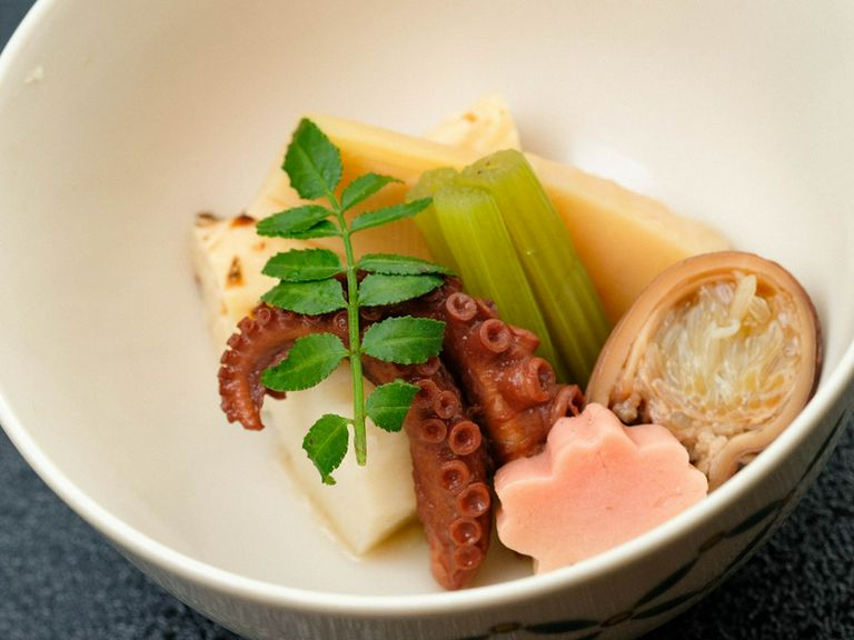 炊合・飯蛸、京竹の子、湯葉、蕗、生麩