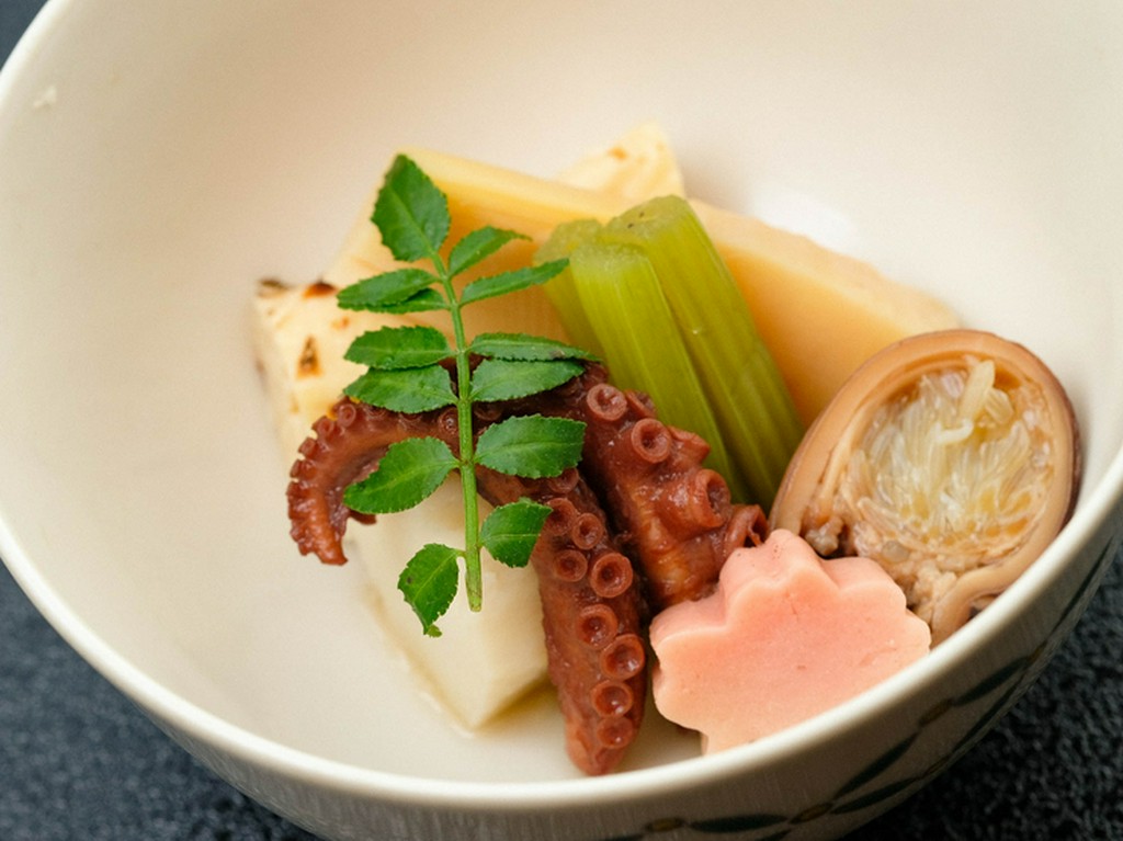 炊合・飯蛸、京竹の子、湯葉、蕗、生麩