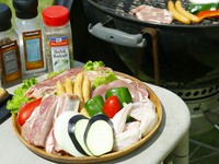 ・豚肩ロース
・グリルチキン
・鶏手羽先
・ウインナー
・厚切りベーコン
・野菜盛り
※ライスは追加オーダーになります