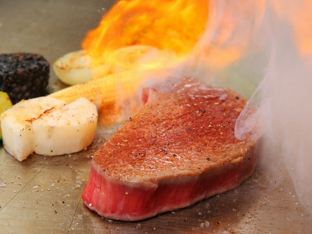 美味しい肉と料理を追求した結果、A5等級の雌牛『ステーキ』に辿り着く