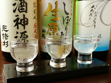 地元・奈良の地酒が勢ぞろい、料理をより引き立てる銘柄ばかり