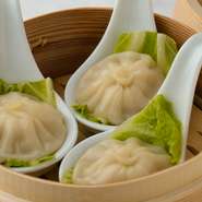 辛口から甘口まで幅広い味わいの絶品料理が、バラエティ豊かにそろっているため、老若男女が食事を楽しめます。また、料理の辛さなどは、それぞれの好みに合わせて提供可能。