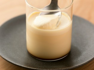 餌や環境にこだわって大切に育てられた【カンナンファーム】の卵