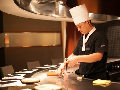 お洒落かつ落ち着いたモダンな空間で、特別な“食”のひと時を