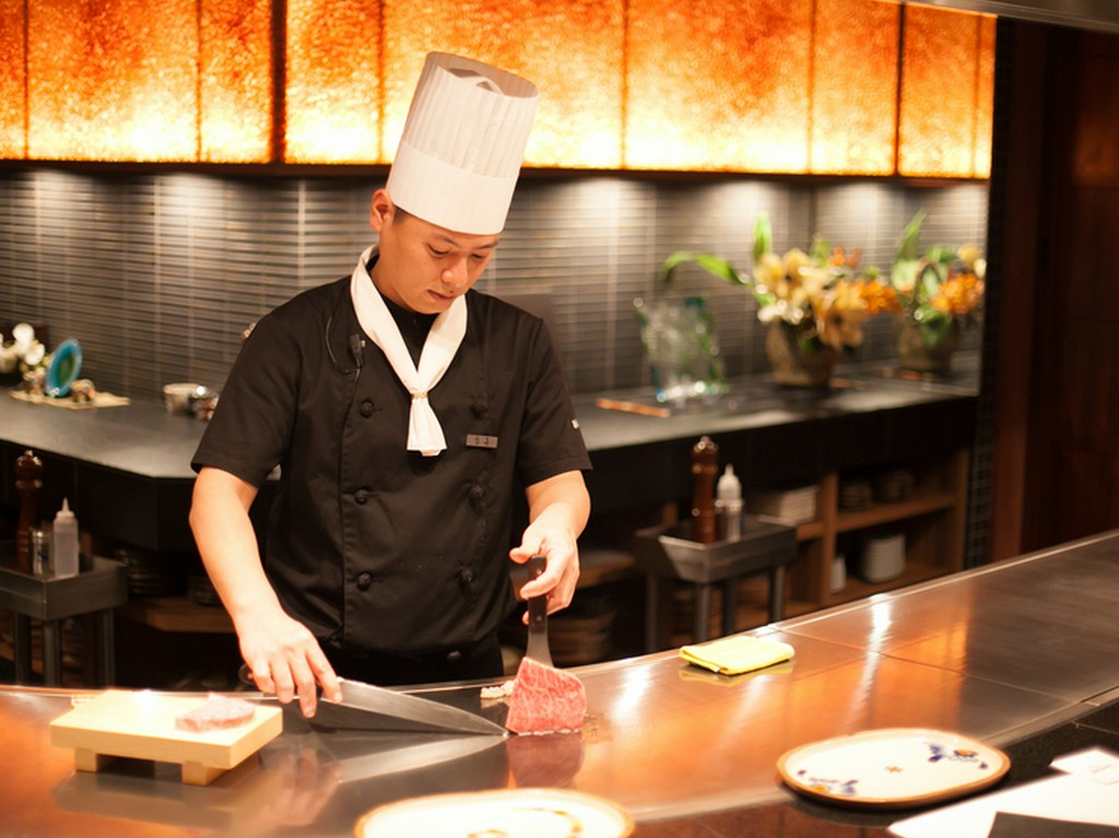 サプライズやご提案など、お客さまの心に響く接客を目指して