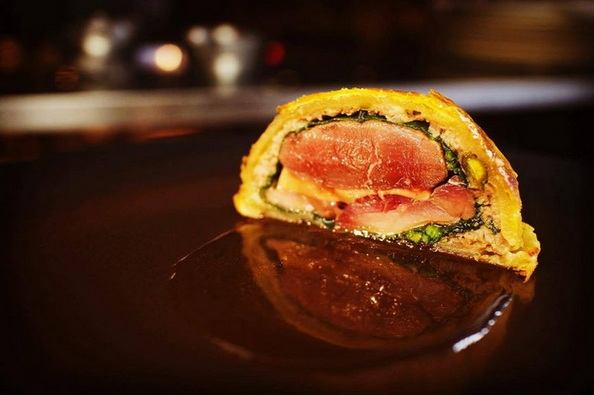 穴熊のパイ包み焼き