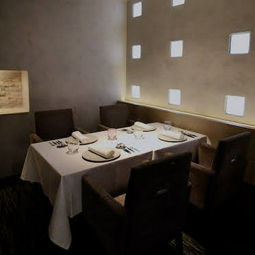 季節の最高の食材を使った、その日限りのスペシャルコース