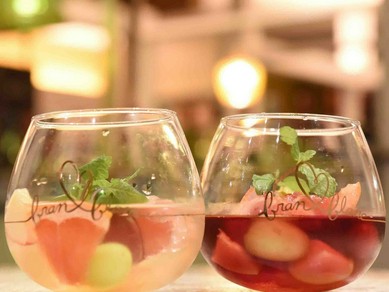 オリジナルのハニーフルーツを使った自慢のサングリア