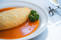 リゾット仕立てのライスをフワフワの卵で包み込んだ
フワトロオムライス。他では味わえない一皿です。